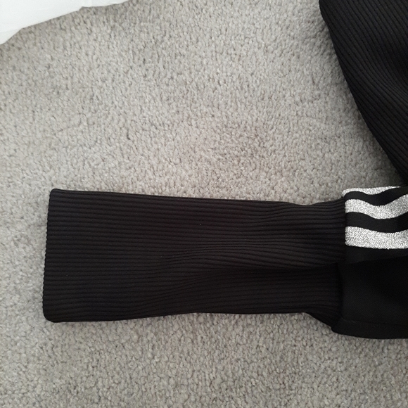 2000s Womens ADIDAS full zip v-neck jacket - Picture 8 of 10